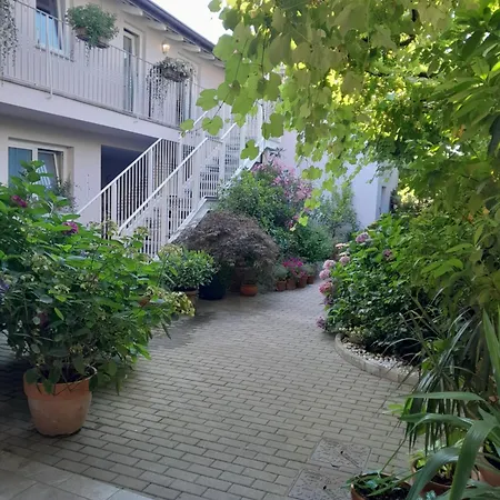 Cortile Fiorito Mini