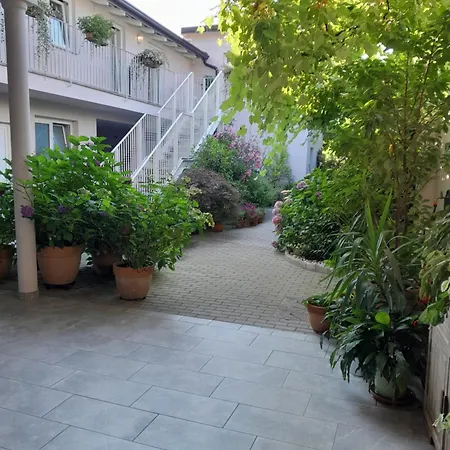 Cortile Fiorito Mini